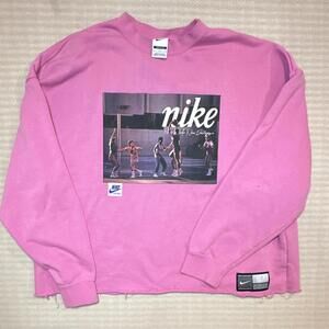 Nike Pink Pullover Sweatshirt Loose Fit Basketball Graphic Women’s Size L